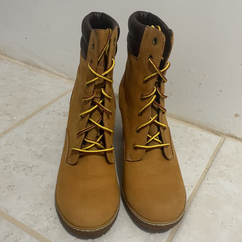 Timberland heeled boots white stitching